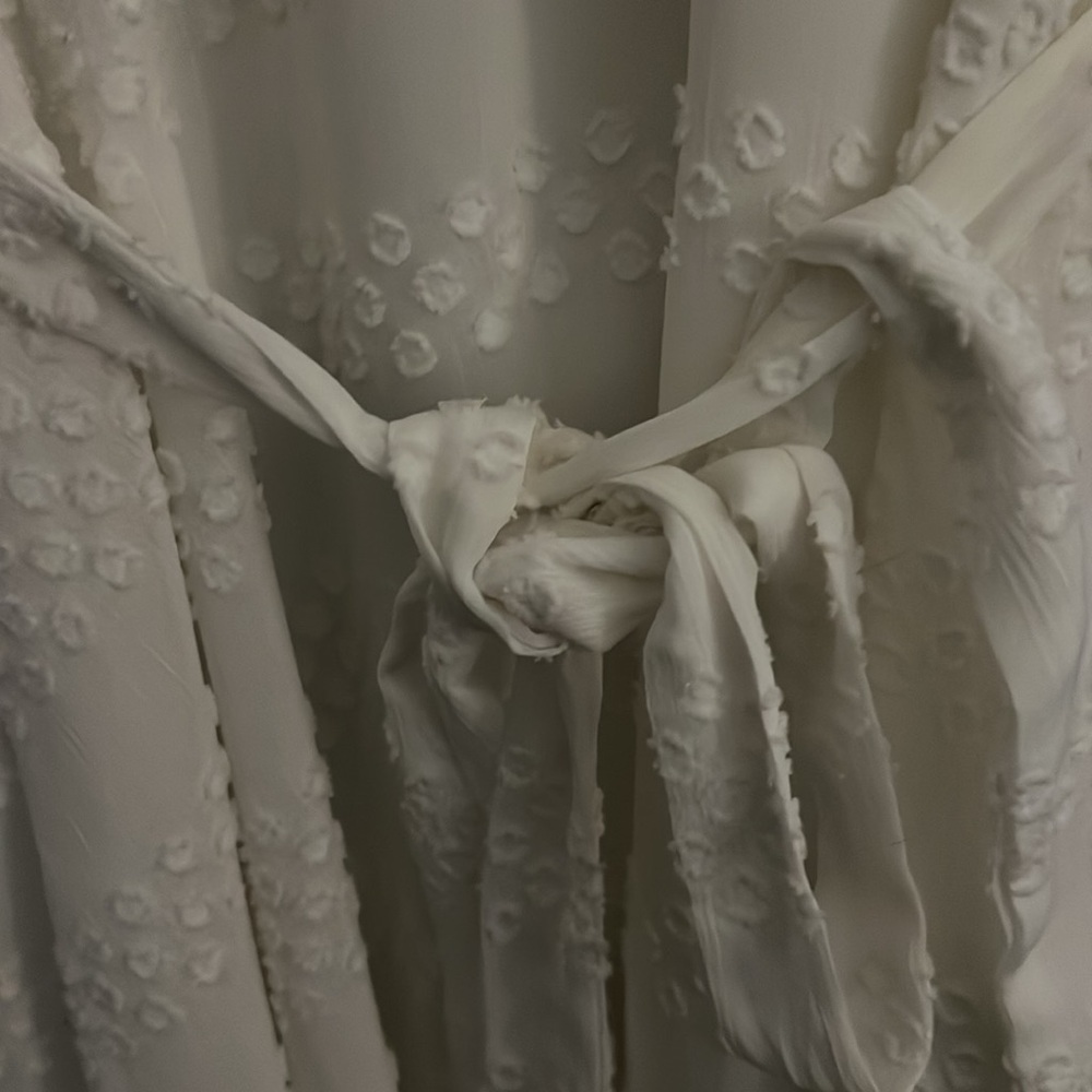 Do+be white dress. Size small. Nwt. Tie can be fastened in front or back. - Picture 5 of 6